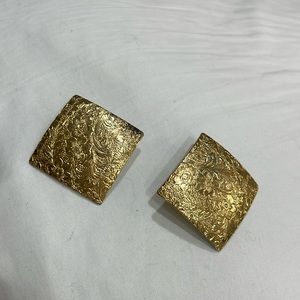 Gold tone square earrings